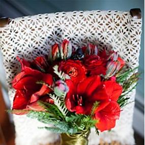 beautiful-winter-wedding-bouquets-2