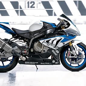 bmw-hp4-1