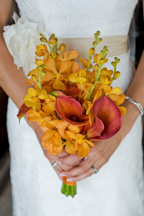 bright-orange-bridal-bouquets-19