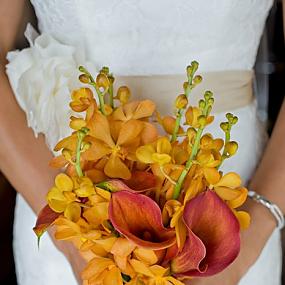 bright-orange-bridal-bouquets-19