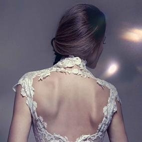 charming-keyhole-back-wedding-dresses14