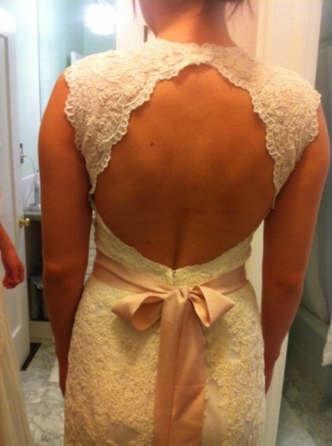 charming-keyhole-back-wedding-dresses20