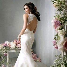 charming-keyhole-back-wedding-dresses33