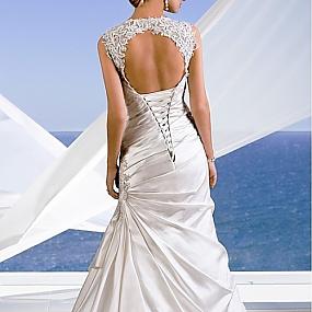 charming-keyhole-back-wedding-dresses38