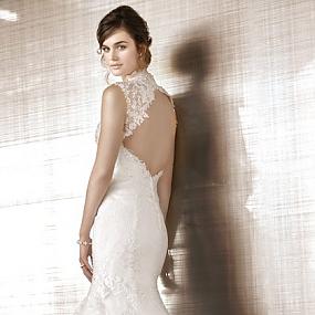 charming-keyhole-back-wedding-dresses40