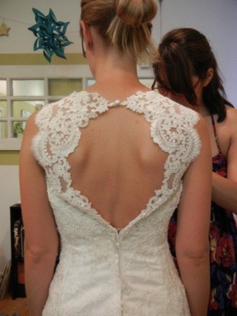 charming-keyhole-back-wedding-dresses41