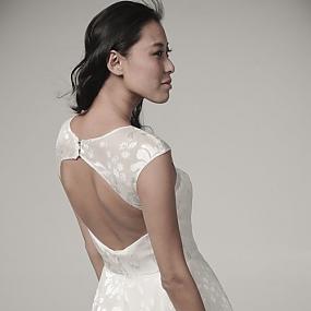 charming-keyhole-back-wedding-dresses4
