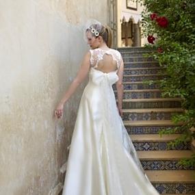charming-keyhole-back-wedding-dresses5