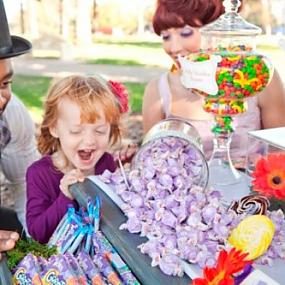colorful-willy-wonka-inspired-wedding-7