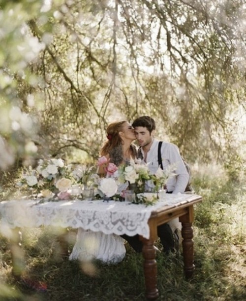 decorating-sweetheart-table15