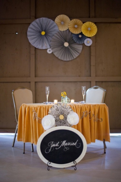 decorating-sweetheart-table38