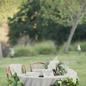 decorating-sweetheart-table39