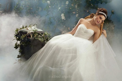disney-wedding-dresses-by-alfres-angelo-1