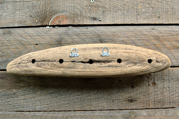 diy-driftwood-jewelry-holder-9