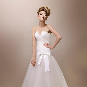 elegant-and-fashionable-wedding-gowns-by-max-chaoul11