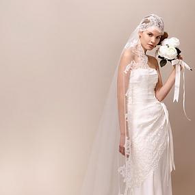 elegant-and-fashionable-wedding-gowns-by-max-chaoul9