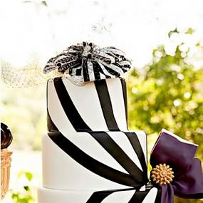 elegant-tim-burton-styled-wedding-inspiration-15