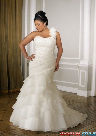 plus-wedding-dress 12