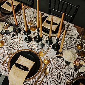 refined-black-and-gold-wedding-inspiration-9