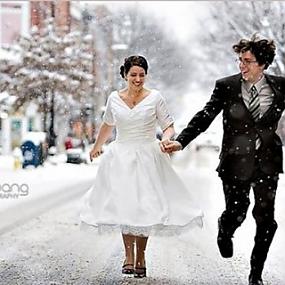 silver-and-white-winter-wedding-inspiration-28
