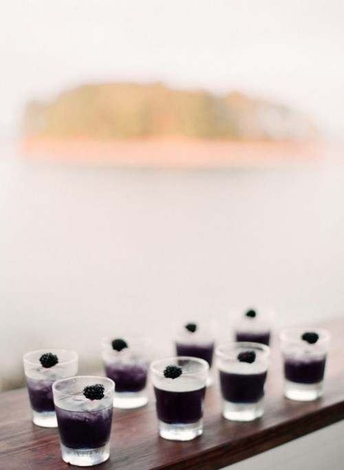 stunning-purple-gold-and-ivory-wedding-ideas18