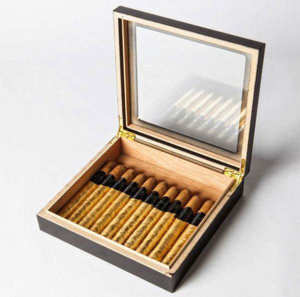 the-black-tie-gold-hand-rolled-cigar-box-set-3
