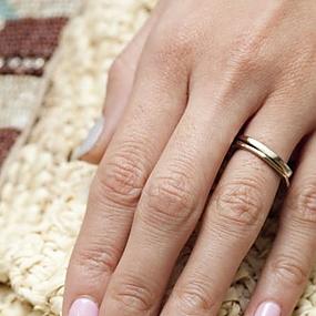 the-newest-wedding-trend-the-ring-finger-nails-decor-18