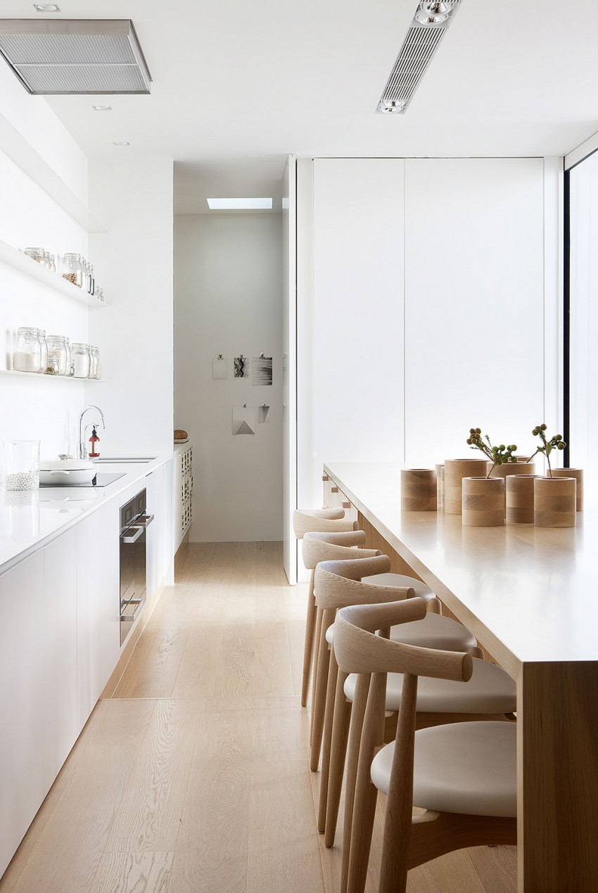 Дизайн кухонной зоны в особняке Alfred Street Residence