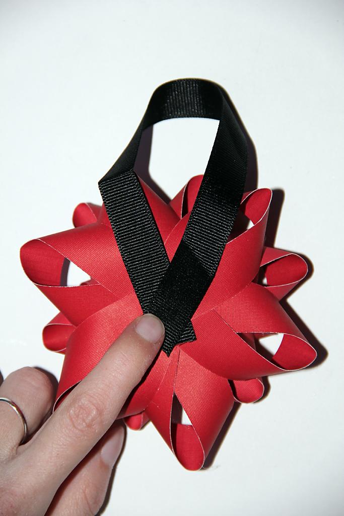 diy-embroidered-christmas-bow-ornamen-02