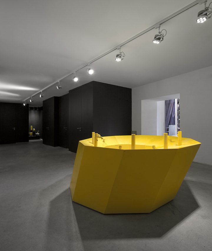 renova-all-public-restroom-02
