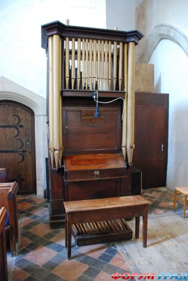 Black Bourton Church/церковь Черный Бертон