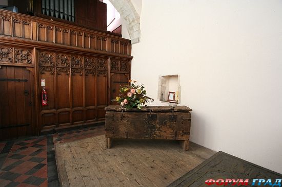 Церковь Св. Марии в деревне Дирхерст/Deerhurst Church