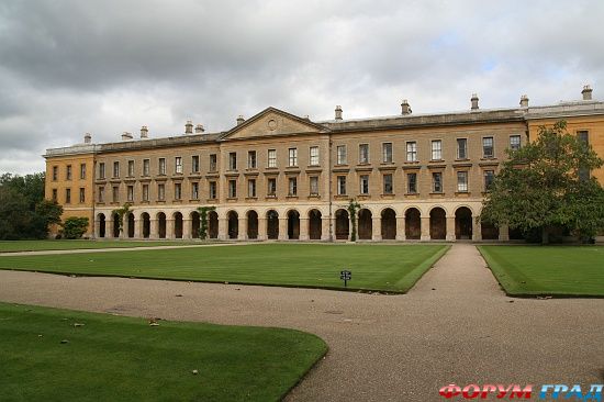 In the Footsteps of C.S. Lewis, Oxford