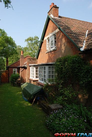 In the Footsteps of C.S. Lewis, Oxford