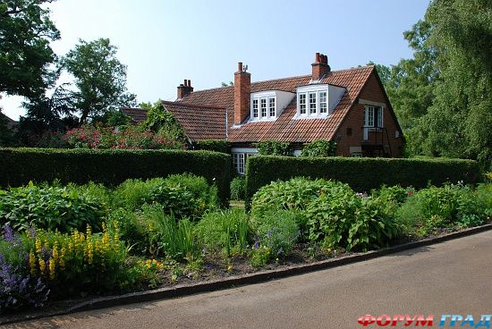 In the Footsteps of C.S. Lewis, Oxford