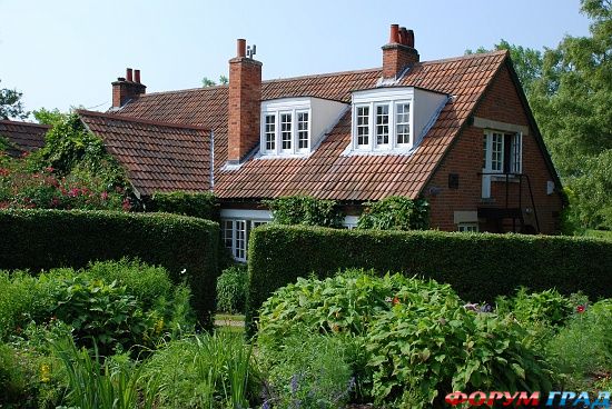 In the Footsteps of C.S. Lewis, Oxford