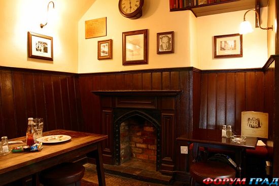 In the Footsteps of C.S. Lewis, Oxford