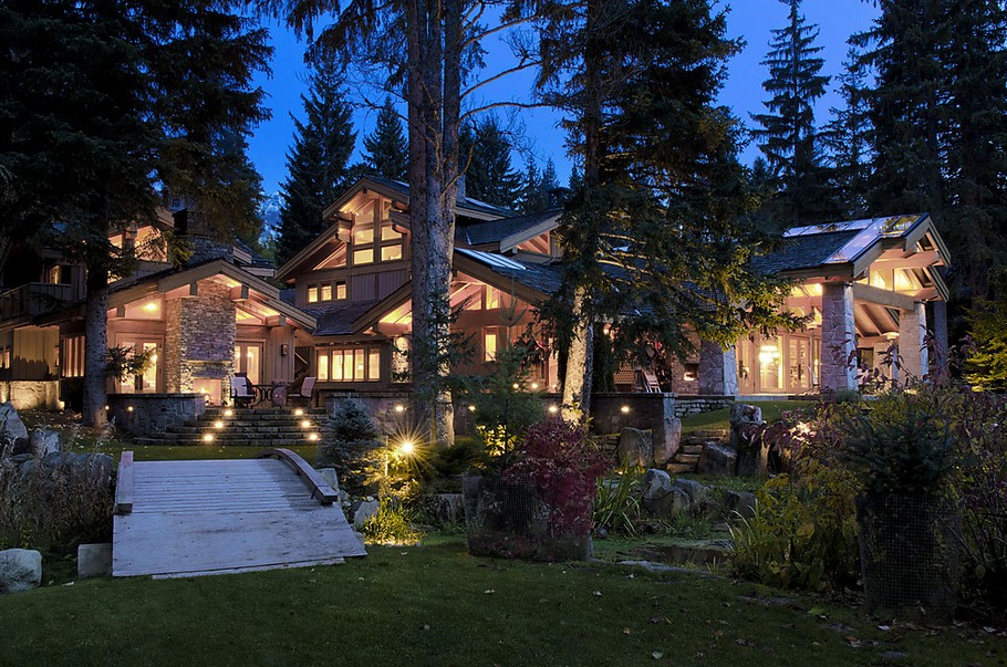 woodland-property-in-whistler-01