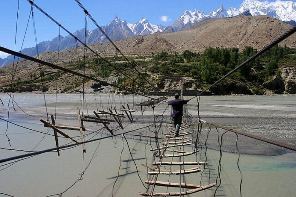 15 places created by people and life-threatening-04