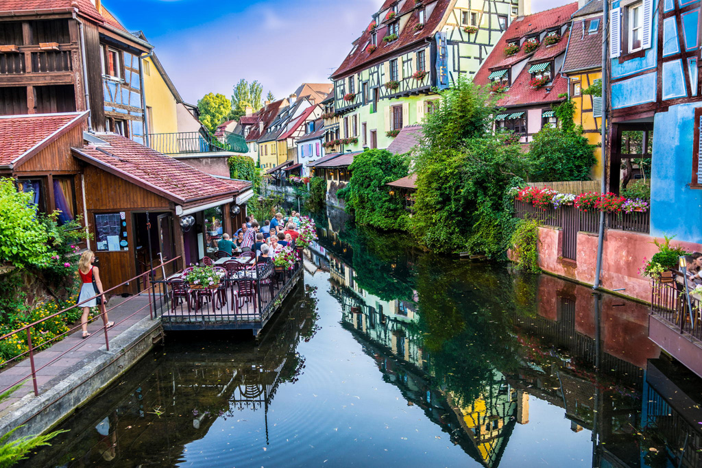 25 most beautiful small cities in the world-01