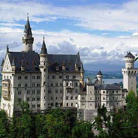 29 magnificent castles from around the world-05