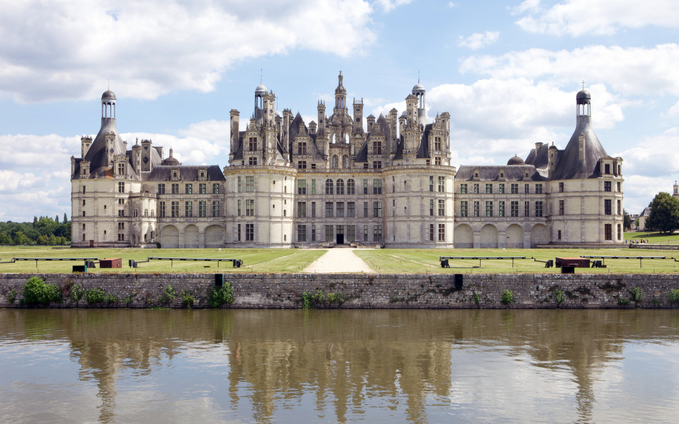 29 magnificent castles from around the world-06