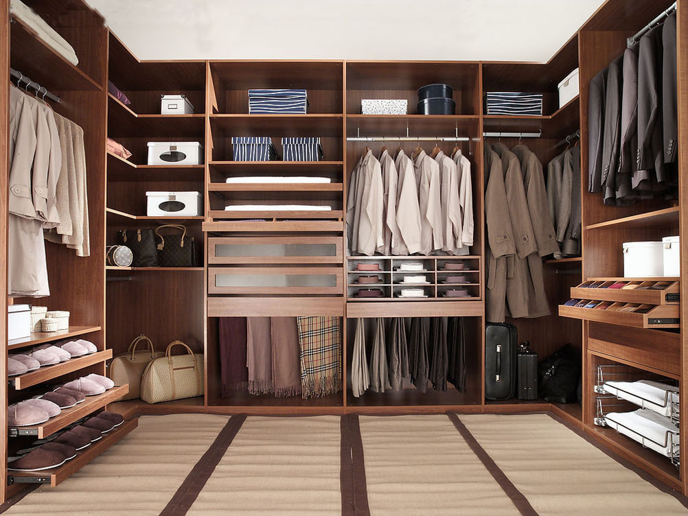 30 ideas for a roomy man s wardrobe-02