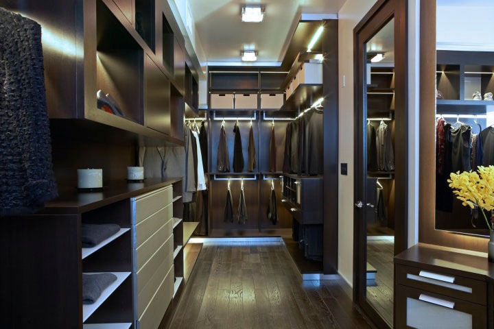 30 ideas for a roomy man s wardrobe-17