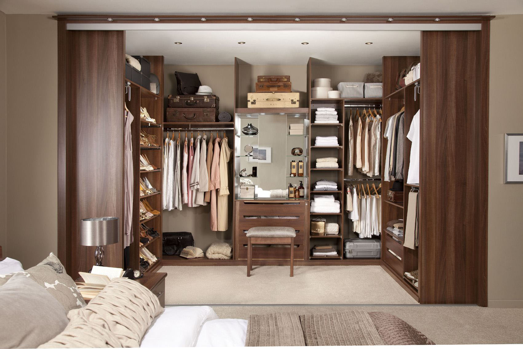 30 ideas for a roomy man s wardrobe-23
