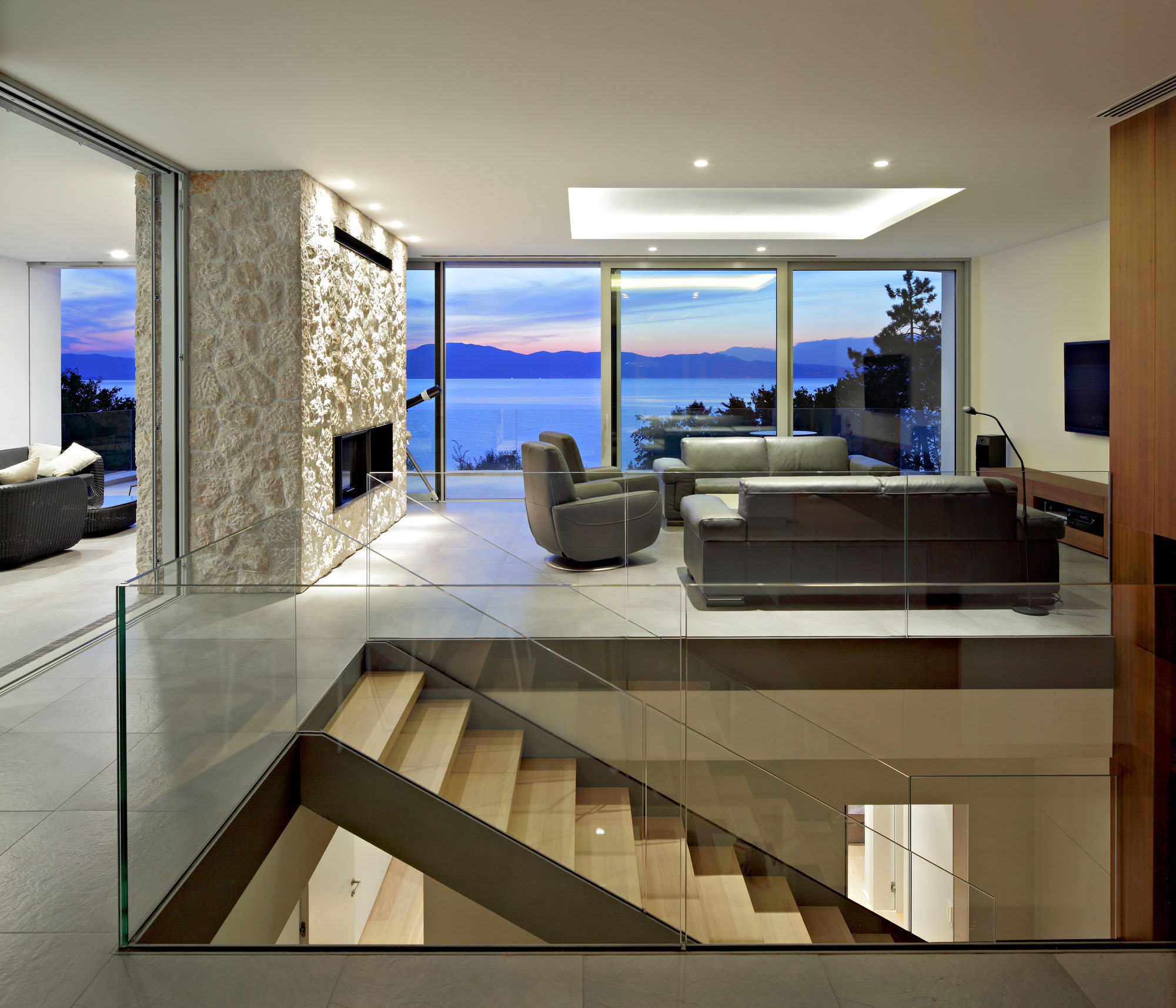 30 stunning versions of windows-29