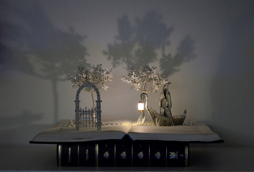 45 beautiful examples of book sculptures-03