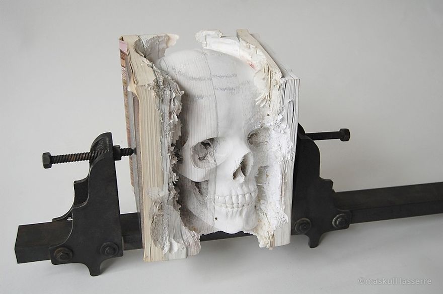 45 beautiful examples of book sculptures-15