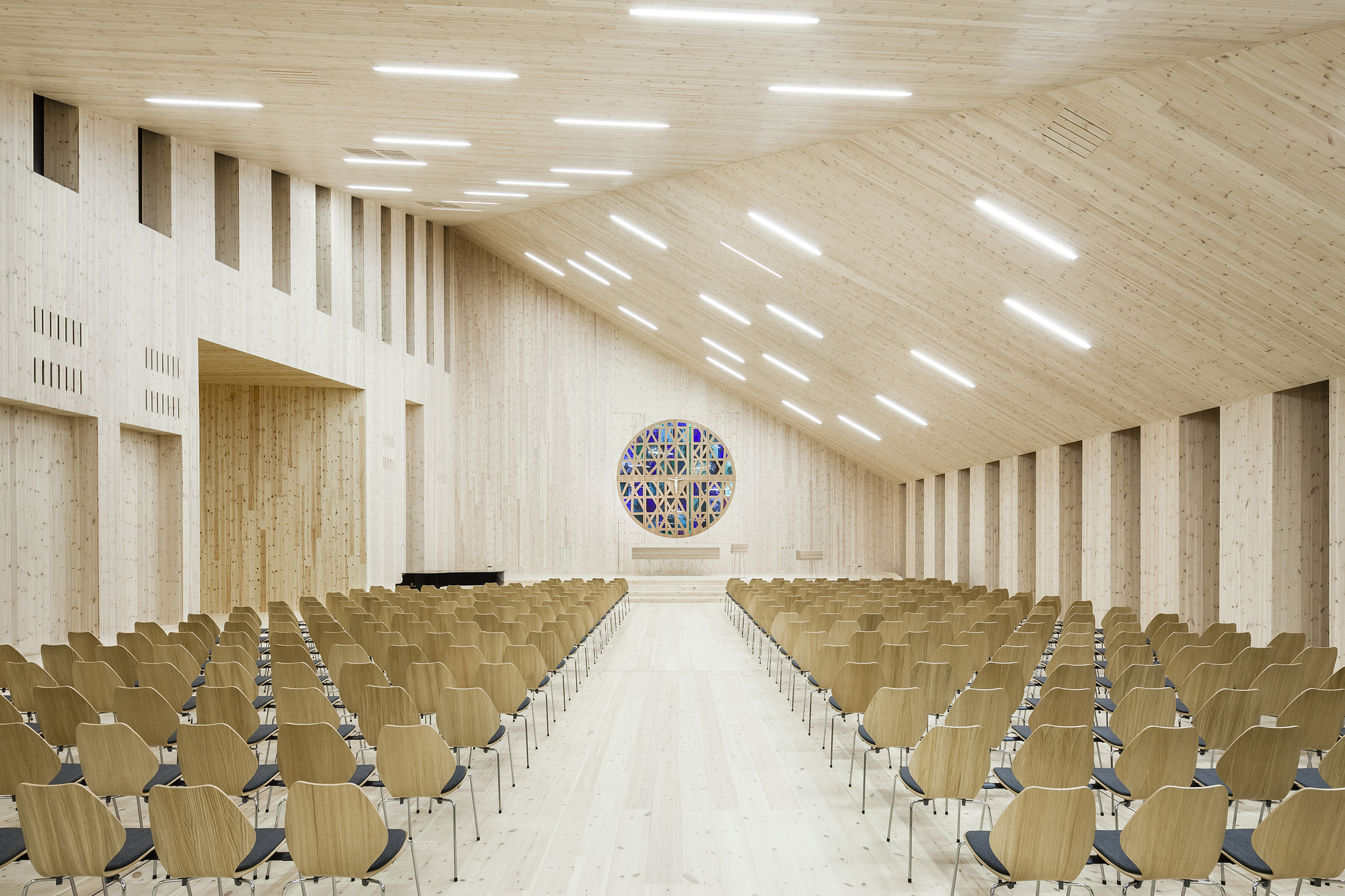 547fb0a9e58eced5b60000ab community-church-knarvik-reiulf-ramstad-arkitekter rra  282895