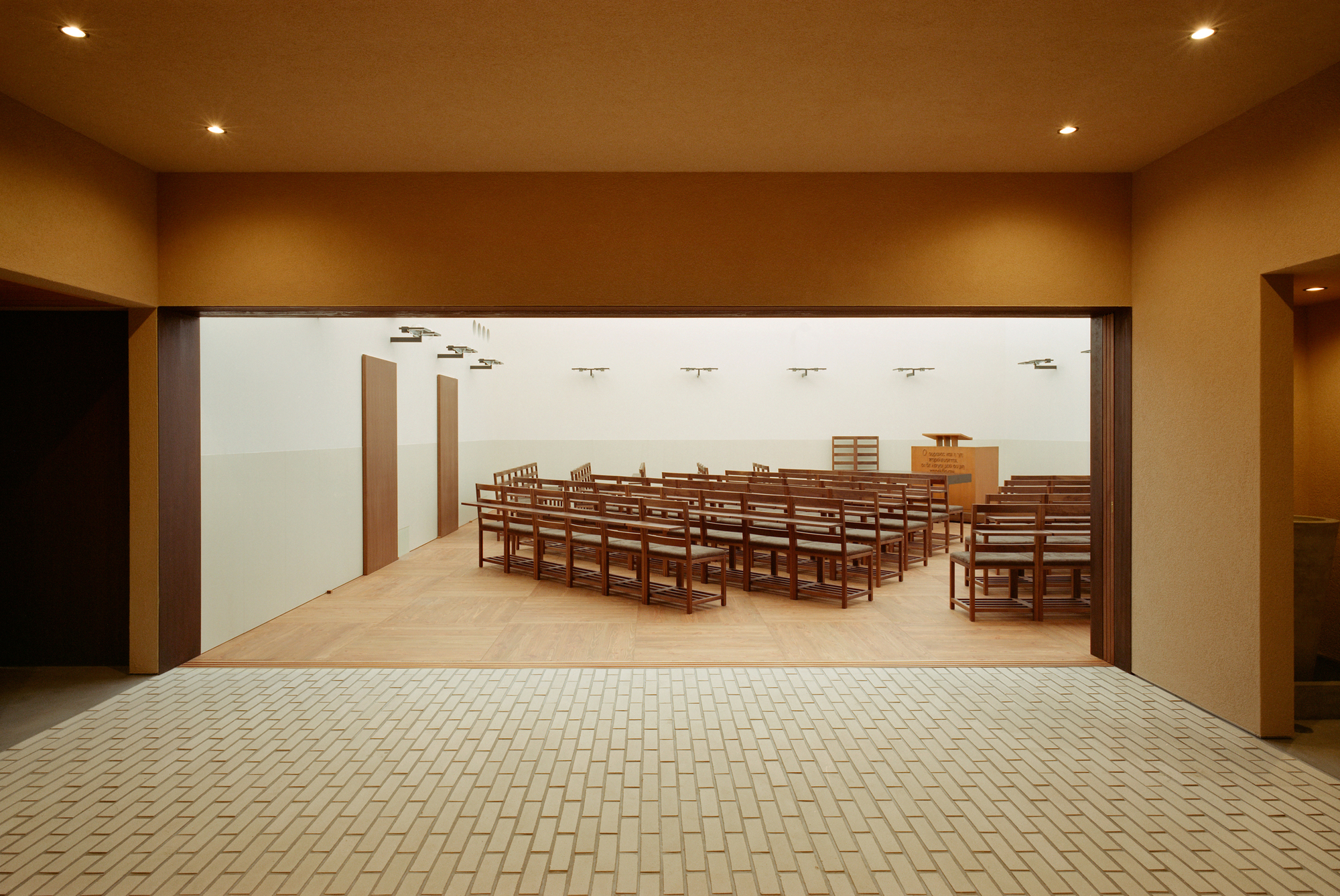 a church in kyoto-02